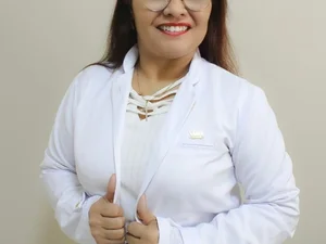 Dra. Ana Rosa — biomédica e esteticista especializada